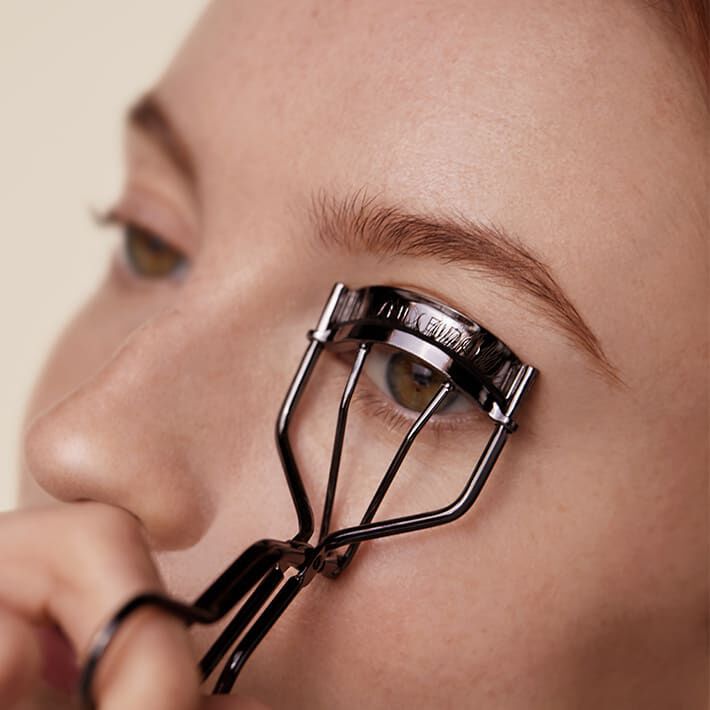 Gentle online eyelash curler