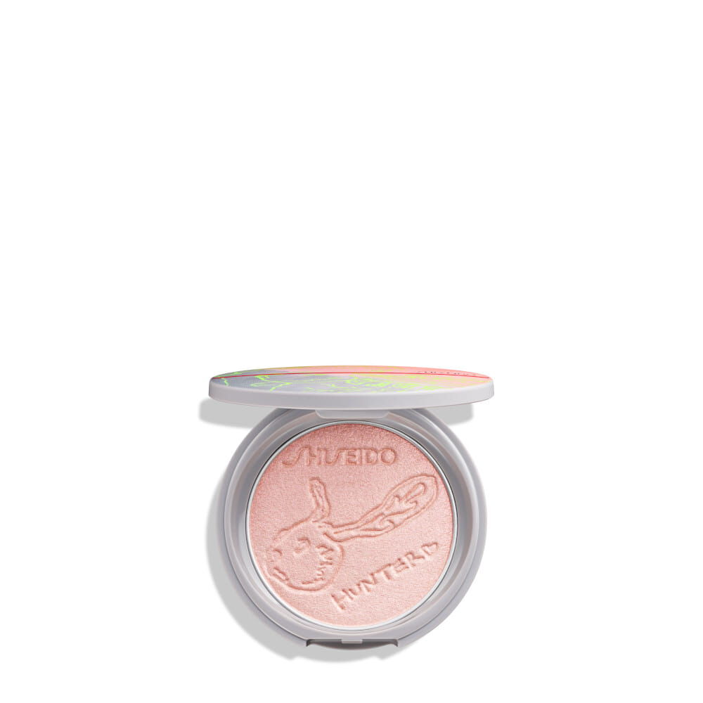 Hunter x SHISEIDO Aura Dew Illuminator in #10 Tsukuyomi, 