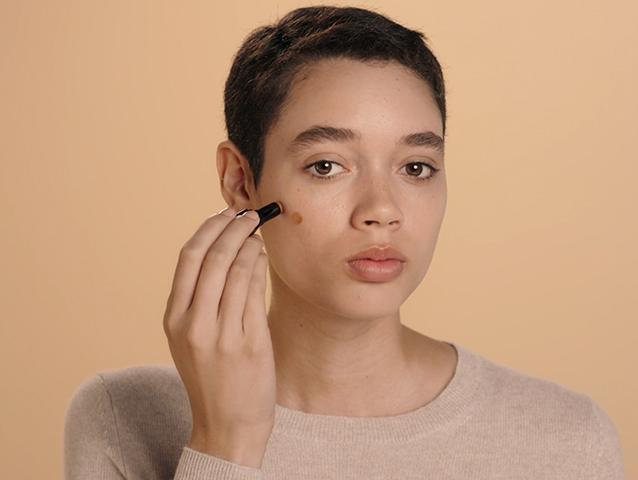 How To: SYNCHRO SKIN GelStick Concealer