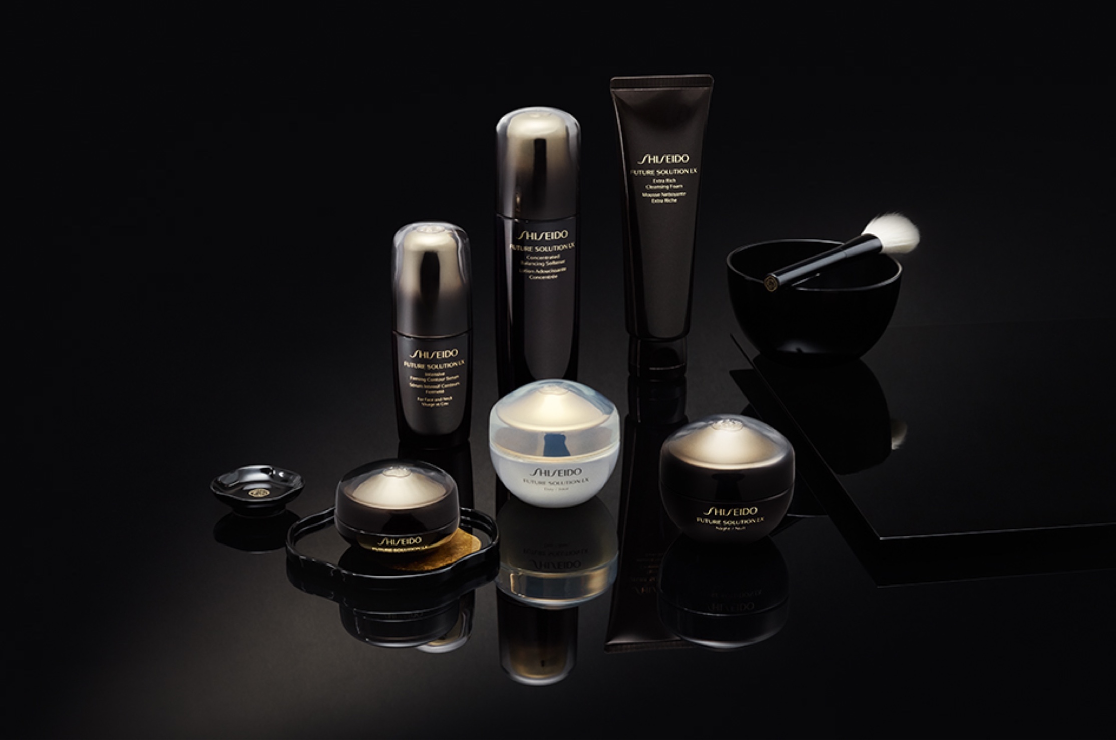 Discover the skincare range that answers all your anti-aging needs