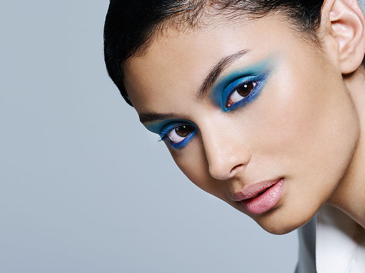 woman_with_80s_makeup_look