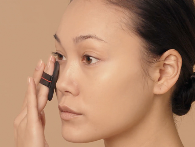 How To: SYNCHRO SKIN Cushion Compact