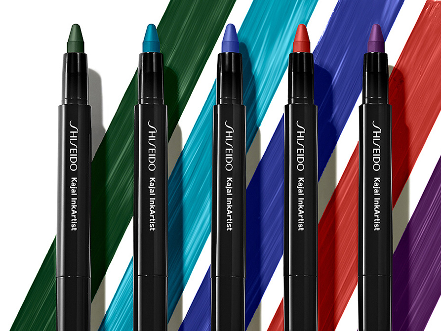 woman-with-kabuki-white-liner